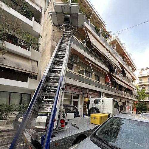 ανυψωτικό για ξυλεία